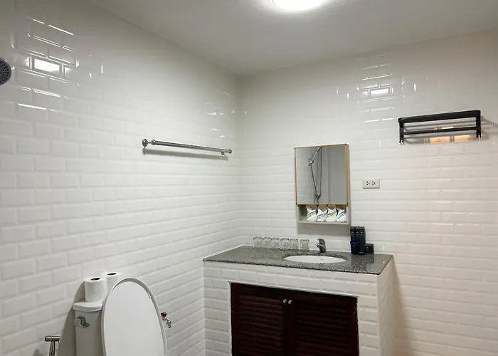 Apamet Sukhumvit 55 Hotel *